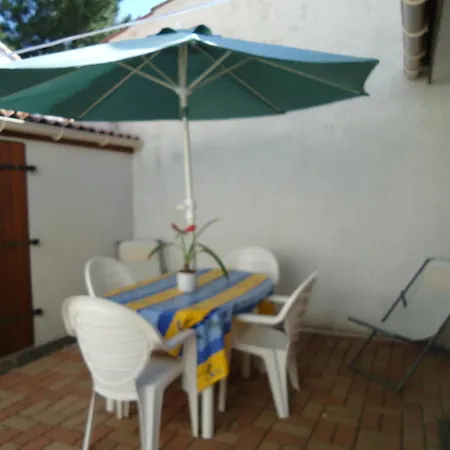 בית נופש Jolie Maison *